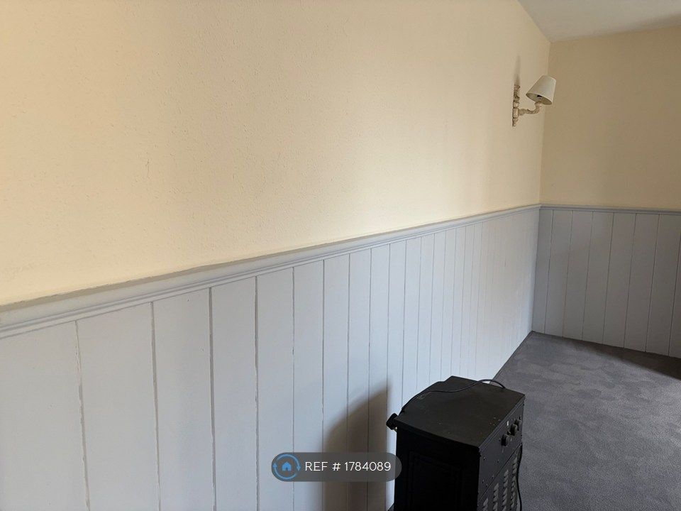 Property photo 3 of 25 Living Room