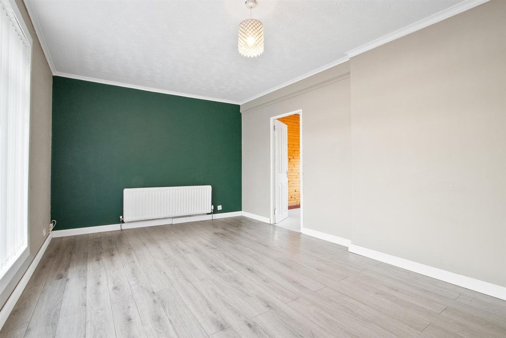 Additional image 7 of 3 bed flat for saleRussell Drive Alexandria G83