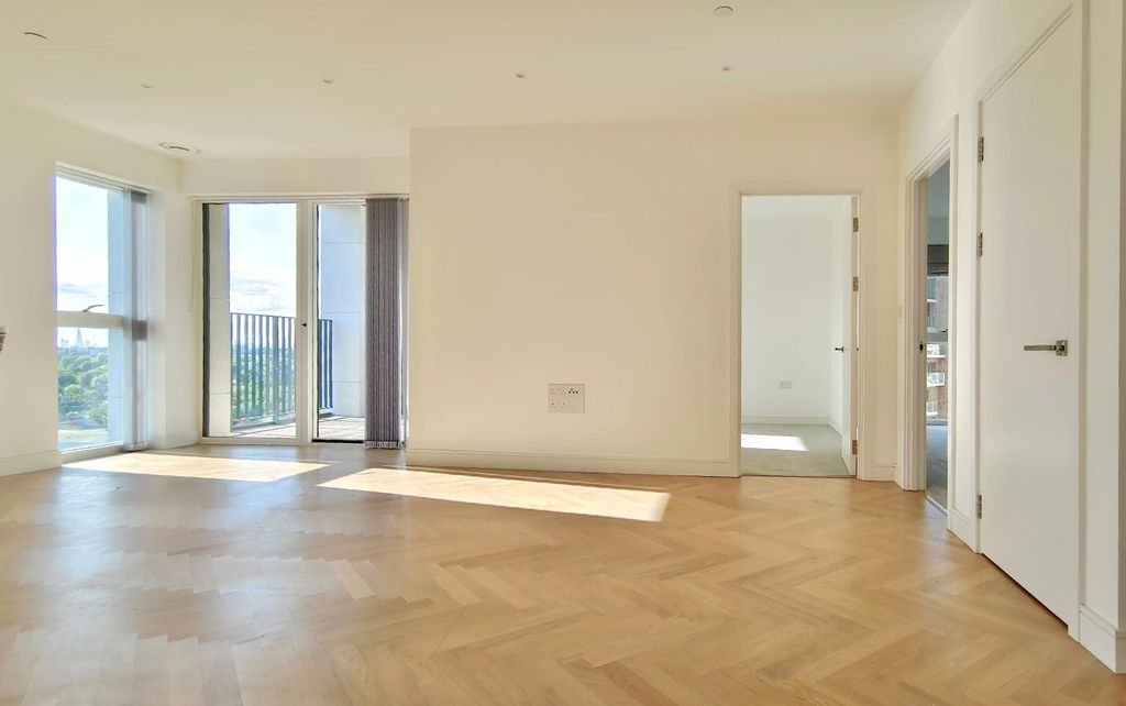 Property photo 3 of 32