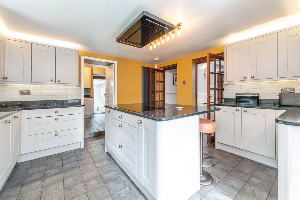 Additional image 8 of 5 bed detached house for saleRowley Lane, Fenay Bridge, Huddersfield HD8