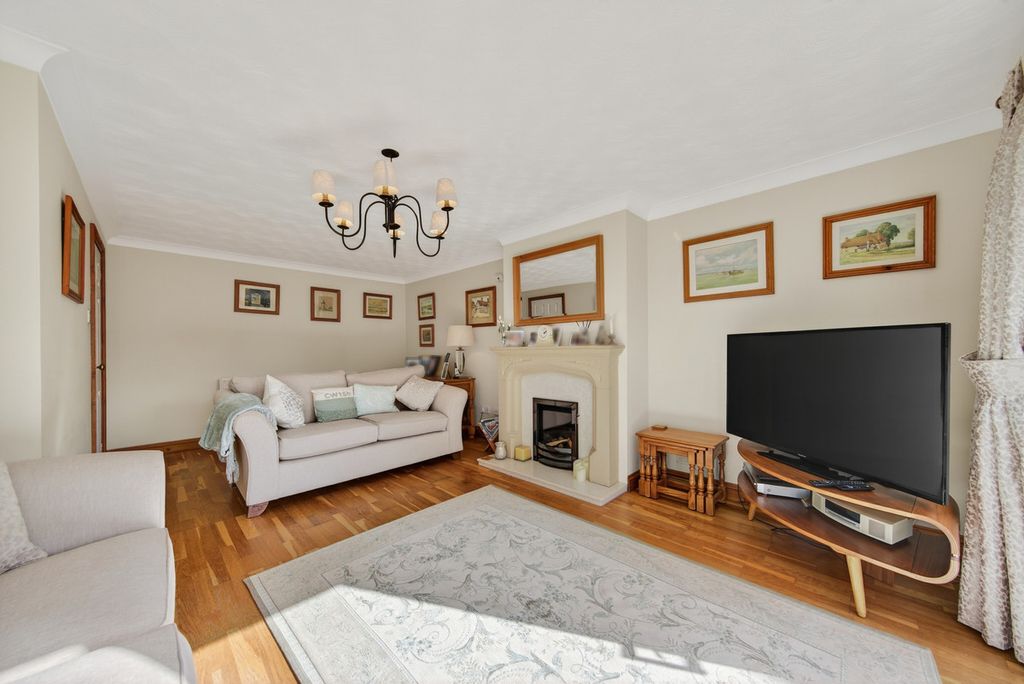 Property photo 2 of 40