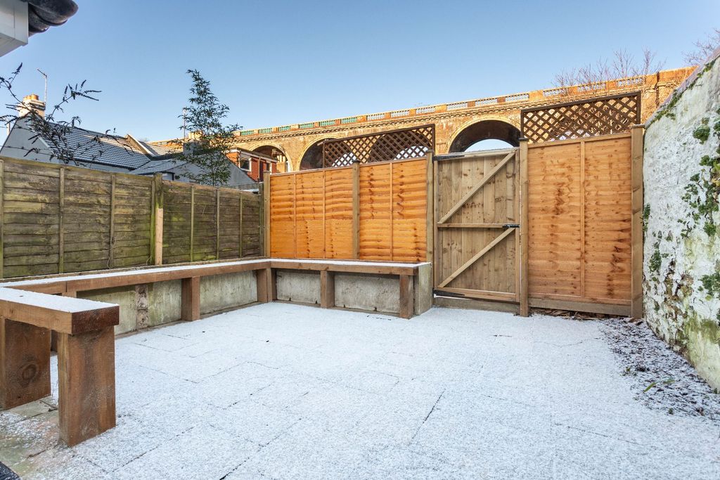 Property photo 3 of 20