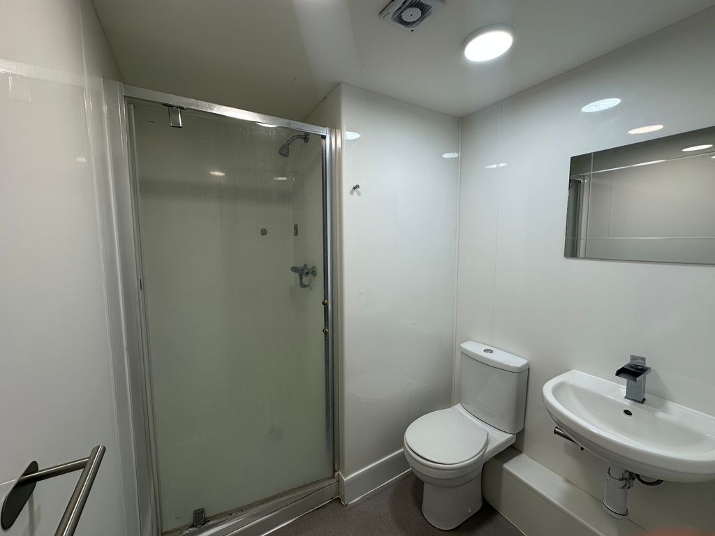 Property photo 3 of 5 Bedroom 1