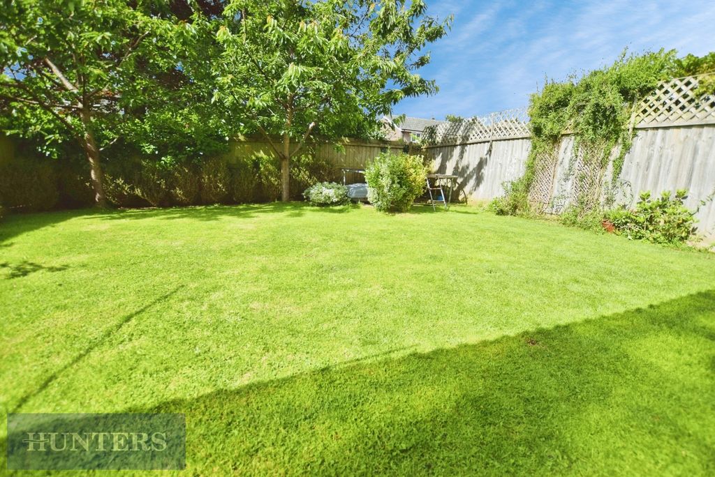Property photo 3 of 14 Pbox-Garden-333517.Jpg