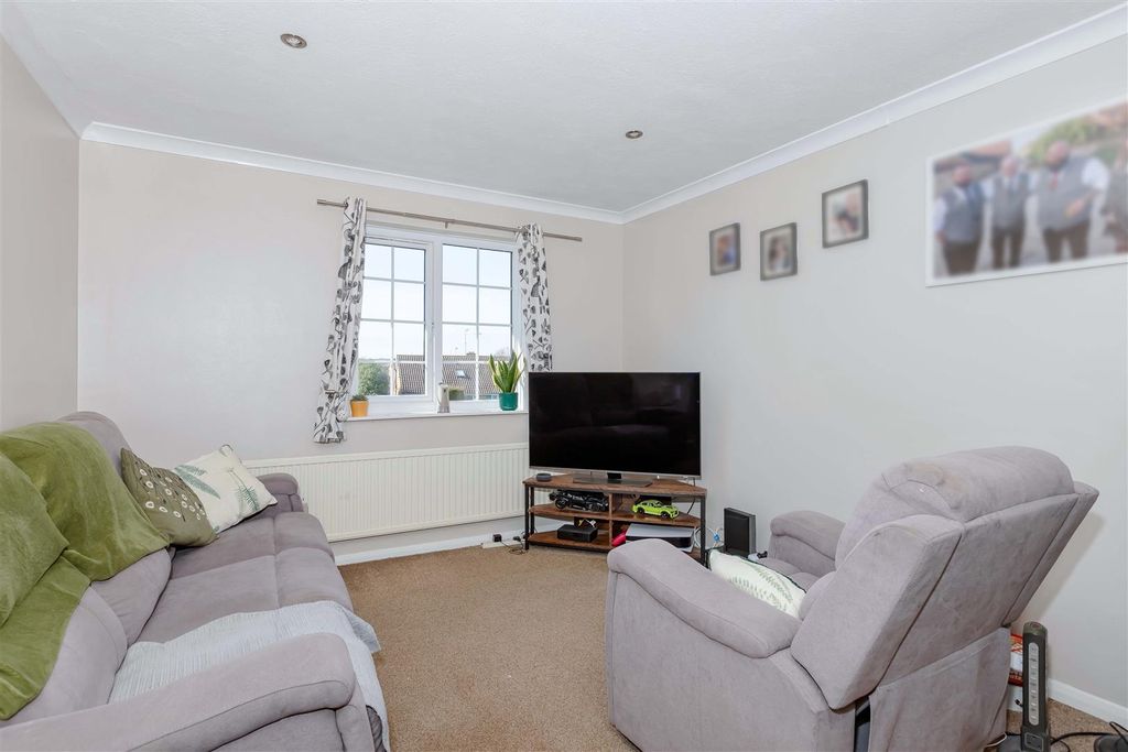 Property photo 3 of 10 St Mary's Court_7.Jpg