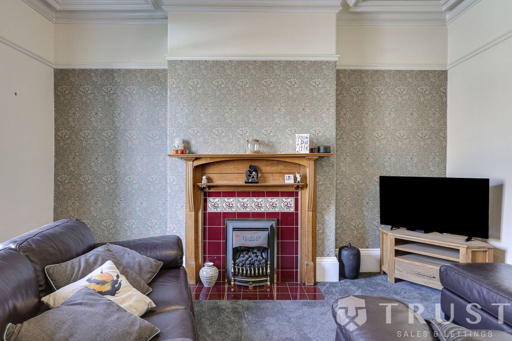Property photo 2 of 34