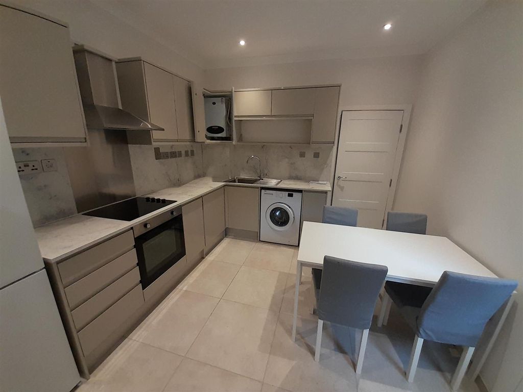 Property photo 3 of 6 3. Kitchen 2.Jpg