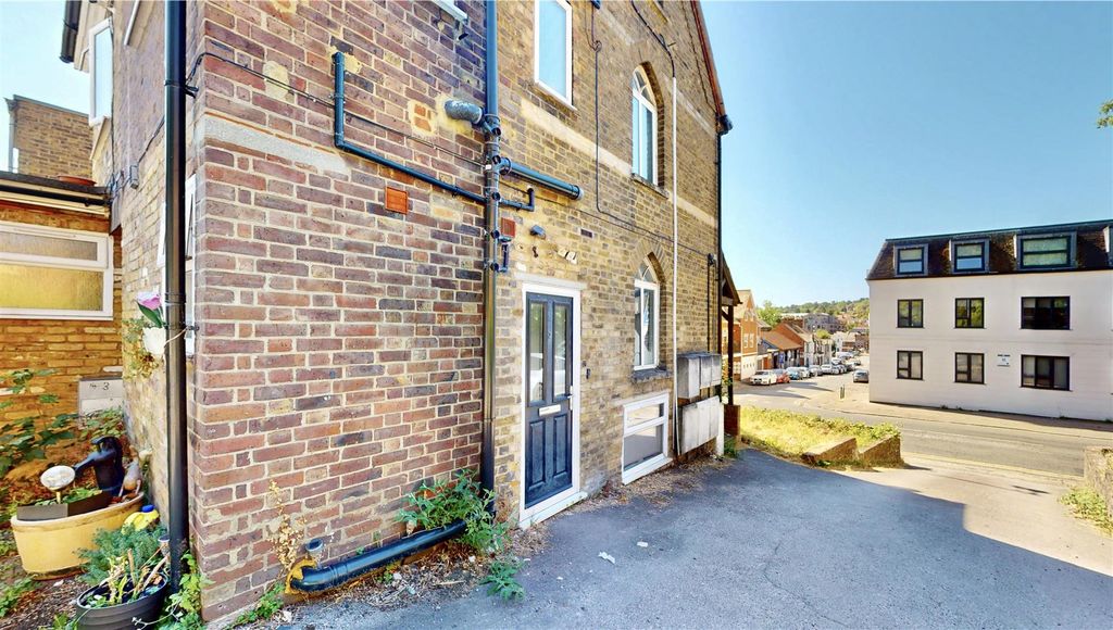 Property photo 2 of 17 4-66-High-Wycombe-Road-08132026_143609.Jpg