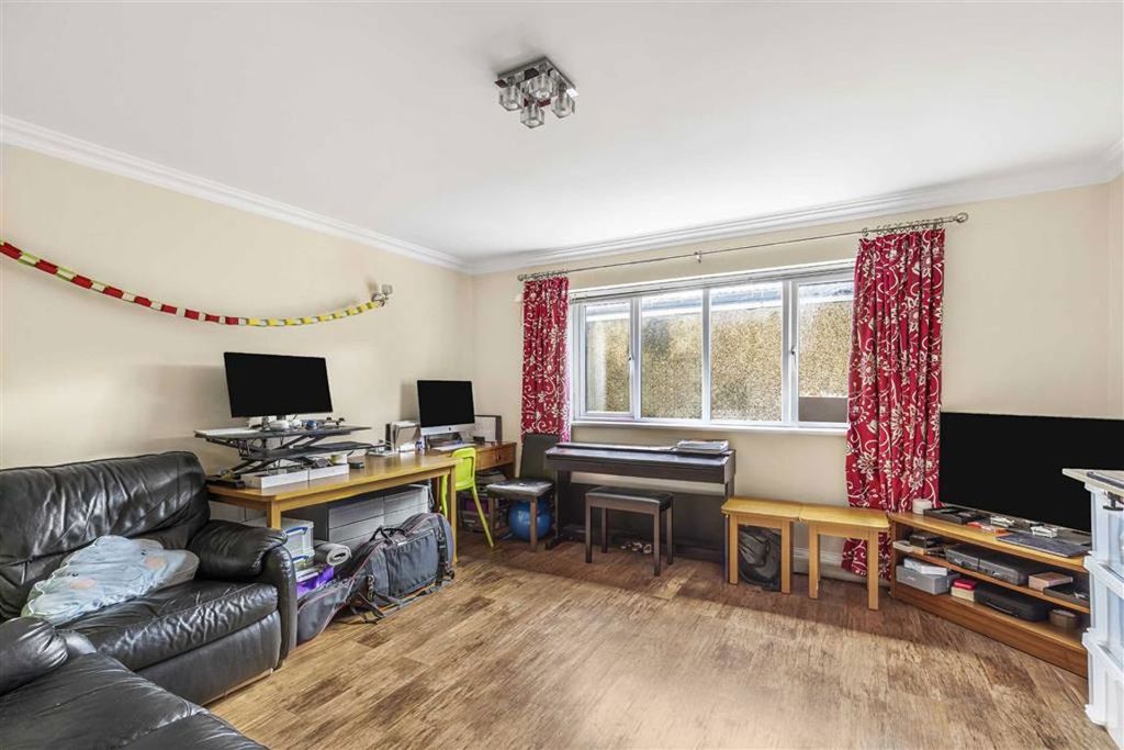 Property photo 2 of 5