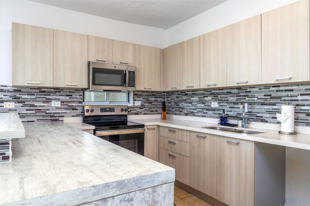 Property photo 3 of 67