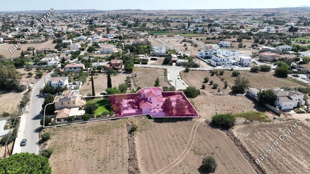 Property photo 3 of 36