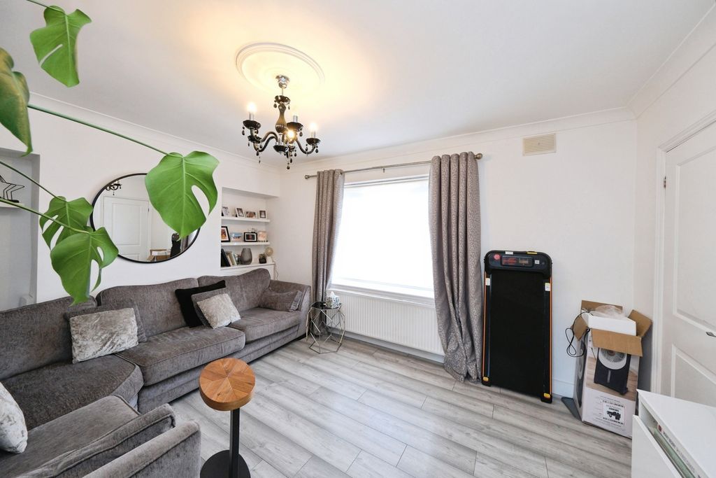 Property photo 3 of 15 Pbox-Img.Jpg
