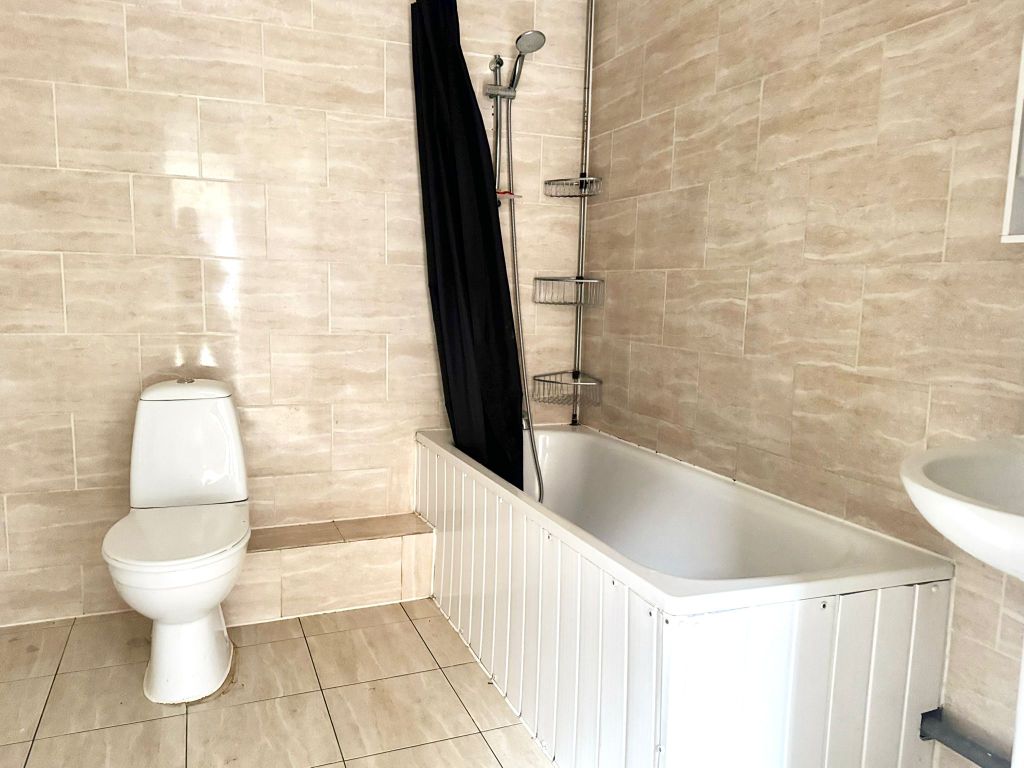 Property photo 3 of 3