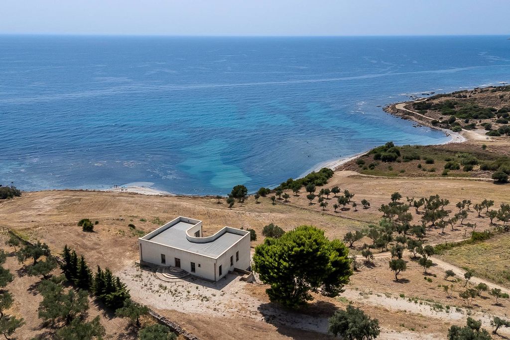 Property photo 1 of 21