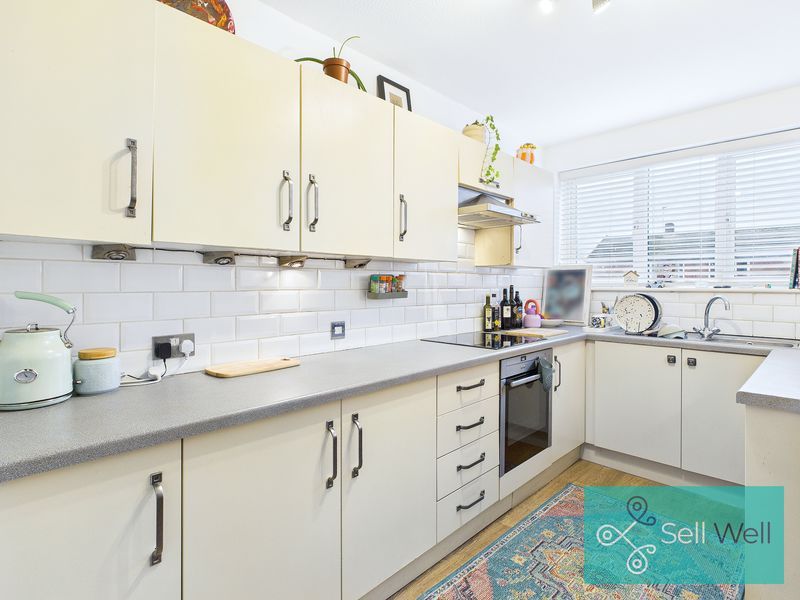 Property photo 3 of 16 Kitchen