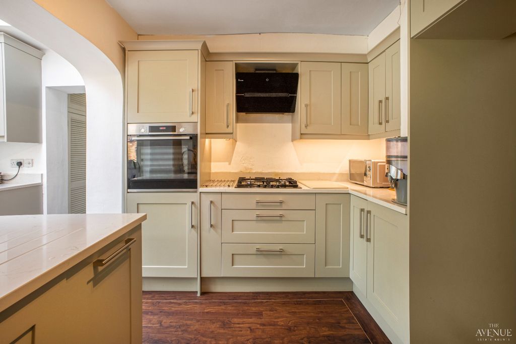 Property photo 2 of 36 4302103