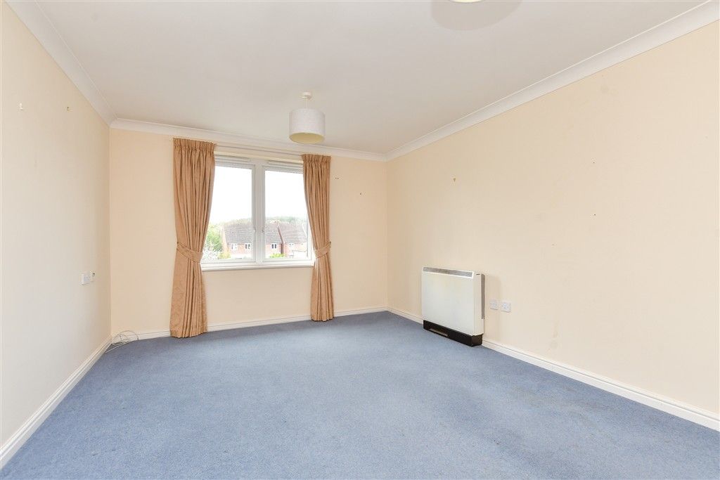 Property photo 3 of 11 Living/Dining Room