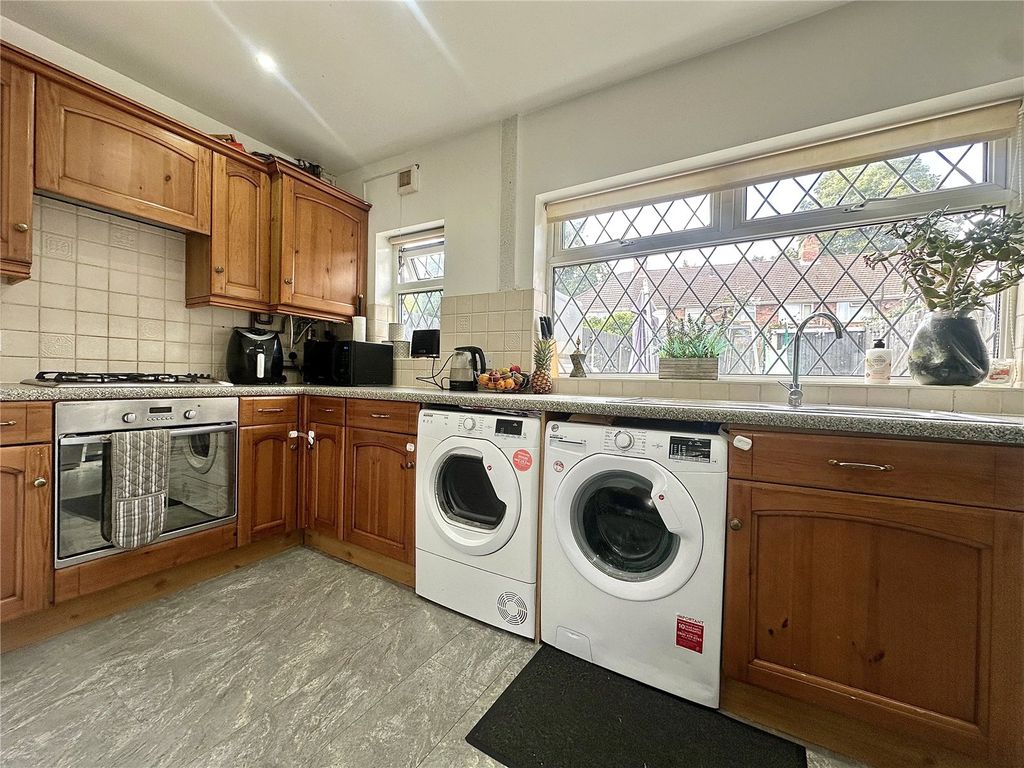 Property photo 3 of 19 Picture No. 02