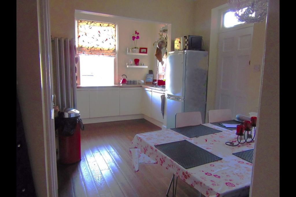 Property photo 2 of 10 Kitchen Dining Room