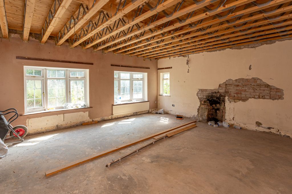 Property photo 3 of 31