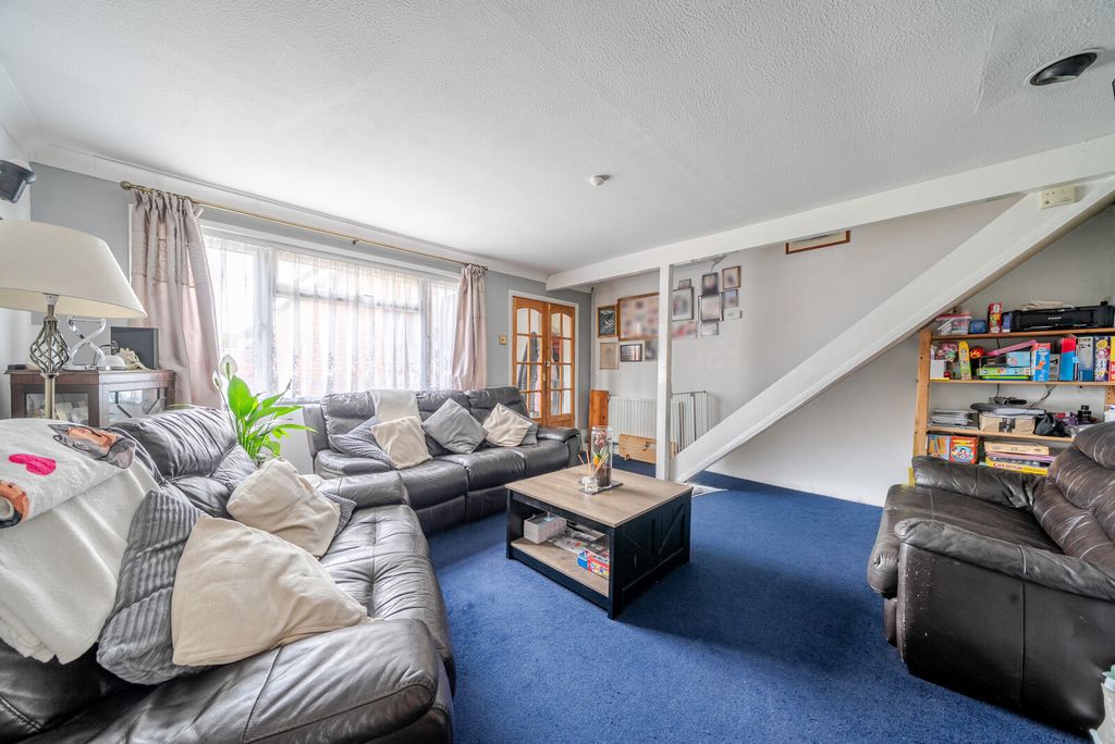 Property photo 3 of 16 Sitting Room