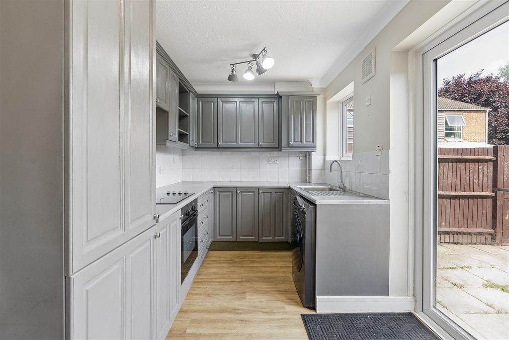 Property photo 3 of 12 Kitchen/Diner
