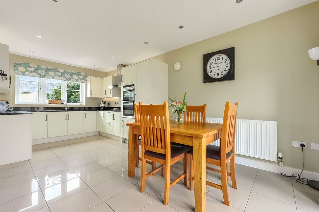 Property photo 2 of 36 Picture No. 23