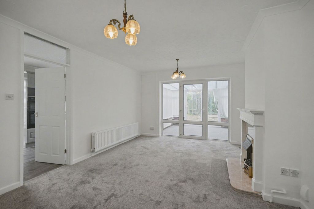 Property photo 2 of 9 20260321062000_Dsc02