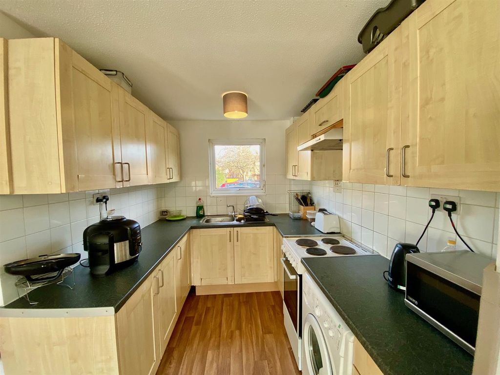 Property photo 2 of 22