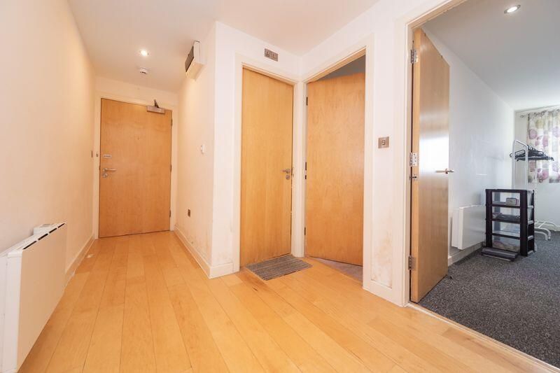 Property photo 2 of 9 Hallway