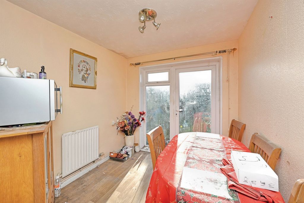 Property photo 3 of 13