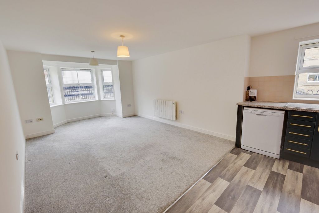 Property photo 2 of 12 Picture No. 28