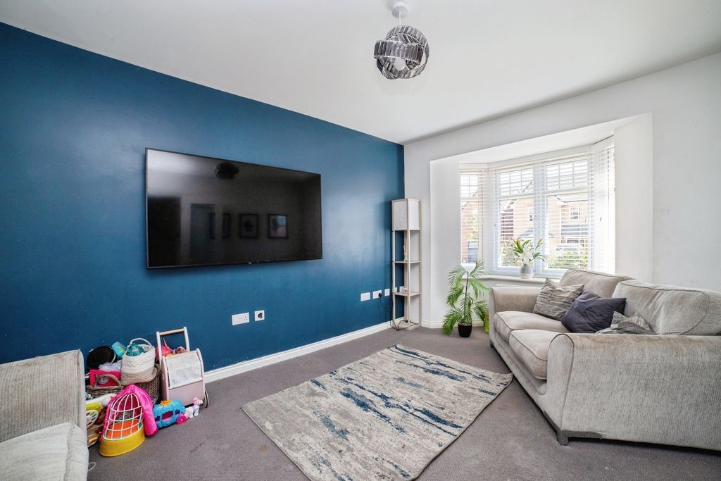 Property photo 2 of 20 Pbox-Img.Jpg