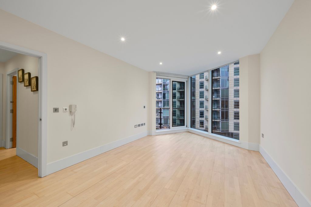 Property photo 3 of 15 Picture No. 10