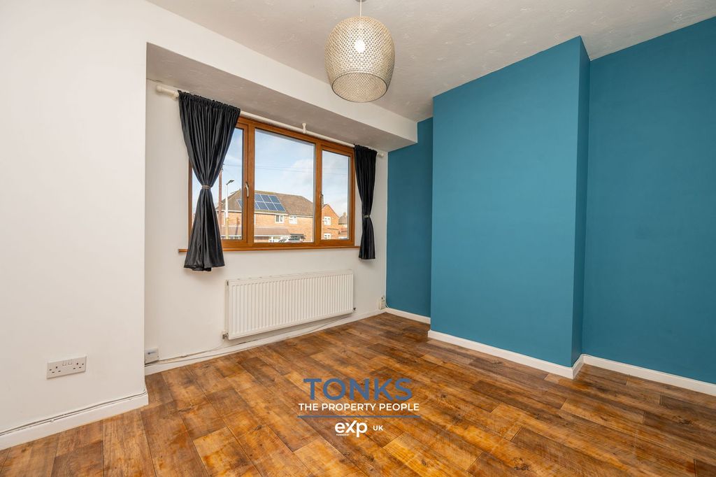 Property photo 2 of 16