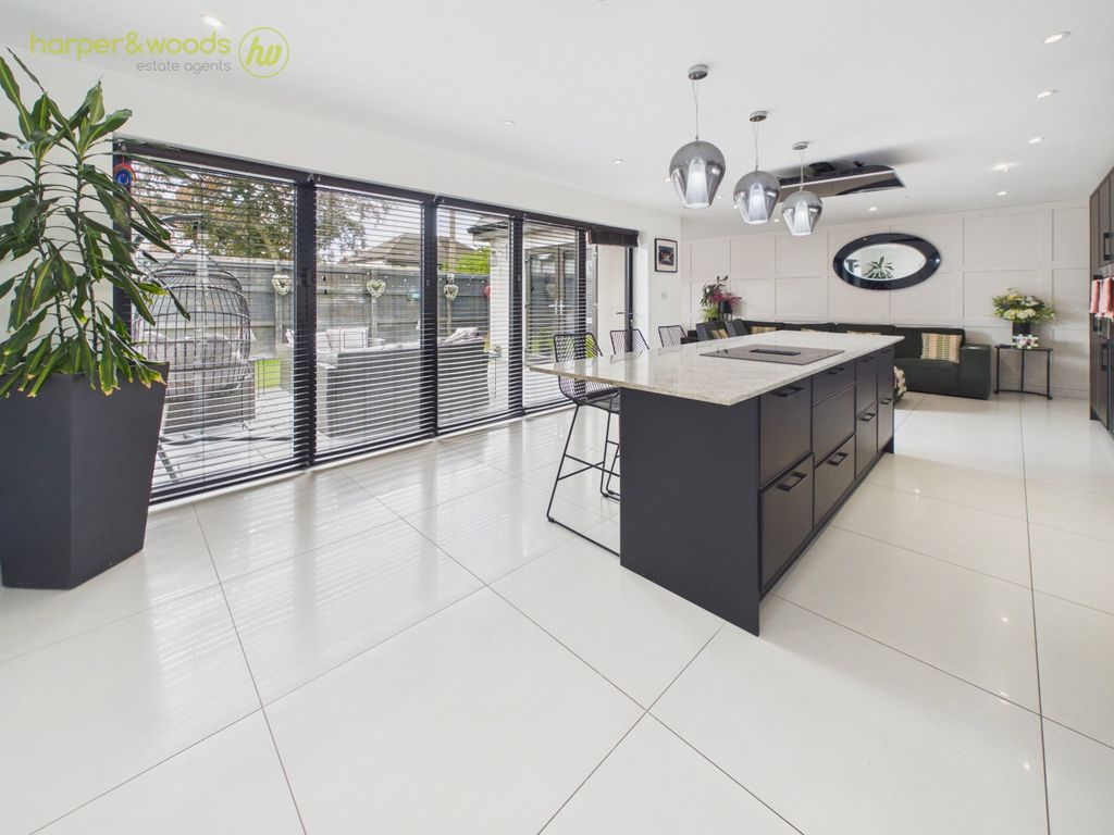 Property photo 2 of 49