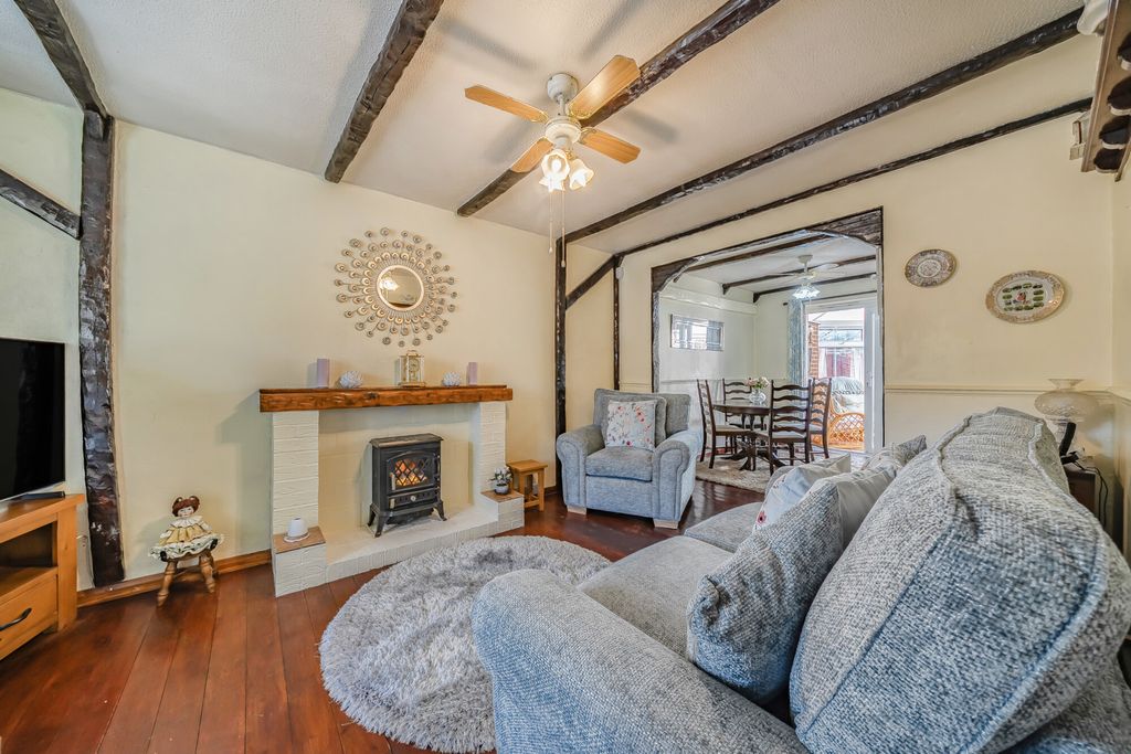 Property photo 2 of 22 1438445-21-69d528...