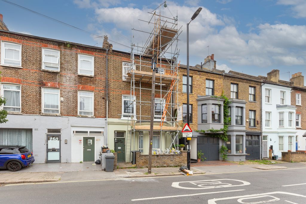 Property photo 2 of 19 Ground Floor Flat, 248 Kilburn Lane, Maida Vale, London, W10 4Ba