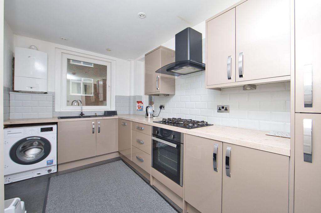 Property photo 3 of 8 Picture 3