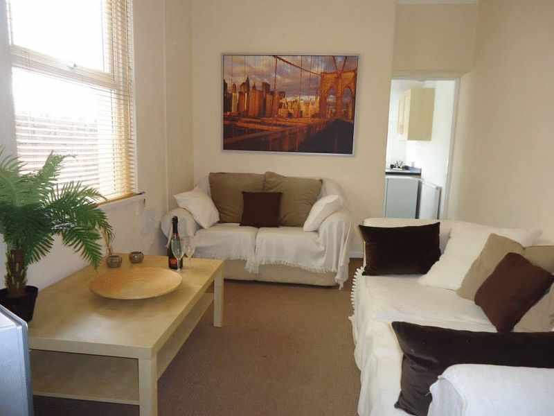 Property photo 1 of 9 Photo 8