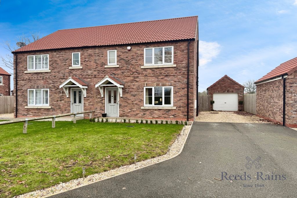 Property photo 1 of 27 Drive