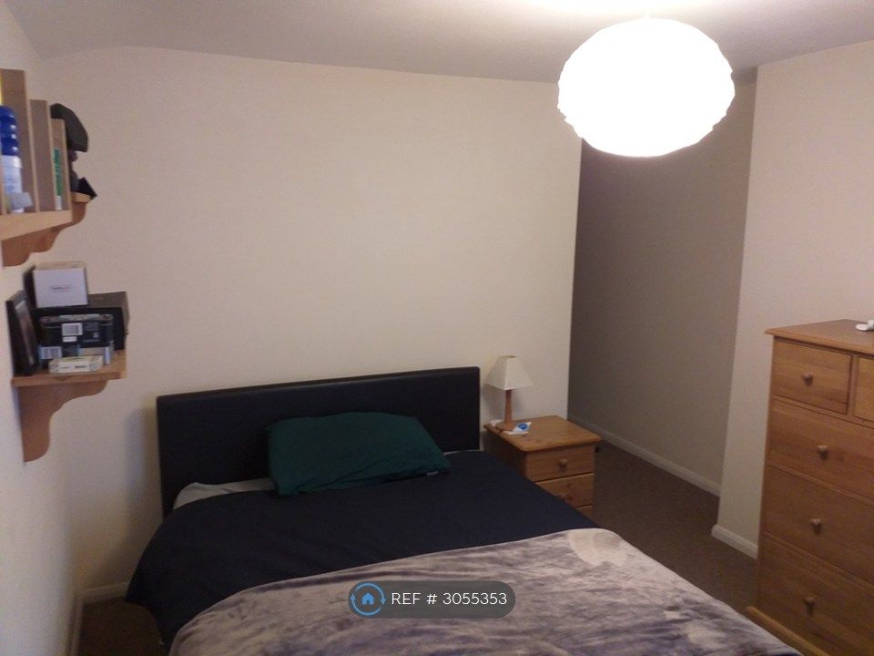 Property photo 3 of 9 Bedroom 2