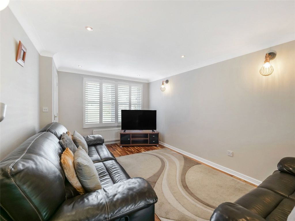 Property photo 3 of 16 Picture No. 11