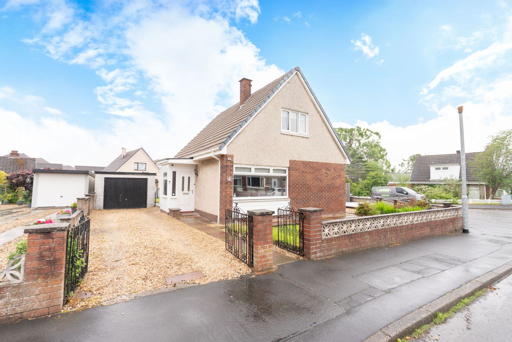 Property photo 1 of 32 3 Bedroom Detached For Sale