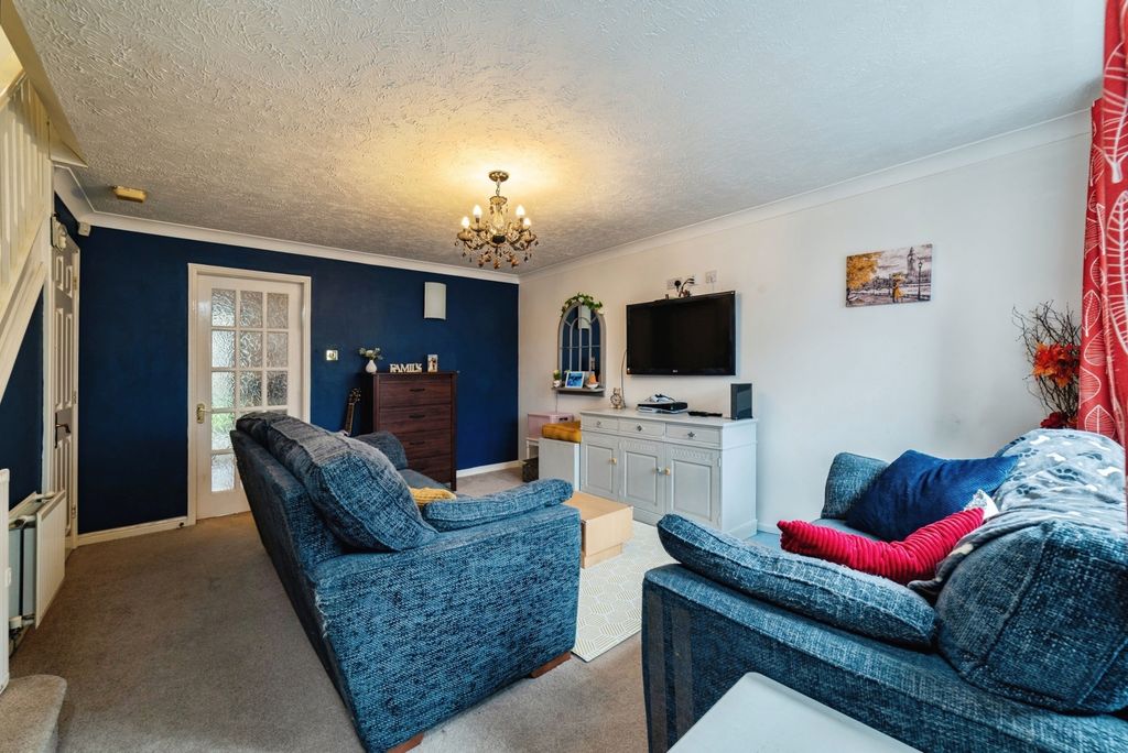 Property photo 3 of 18 Pbox-Img.Jpg