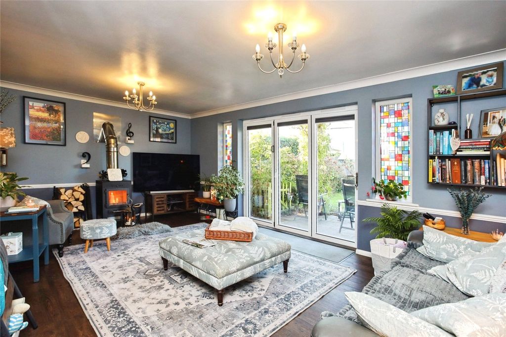 Property photo 3 of 22 Living Room