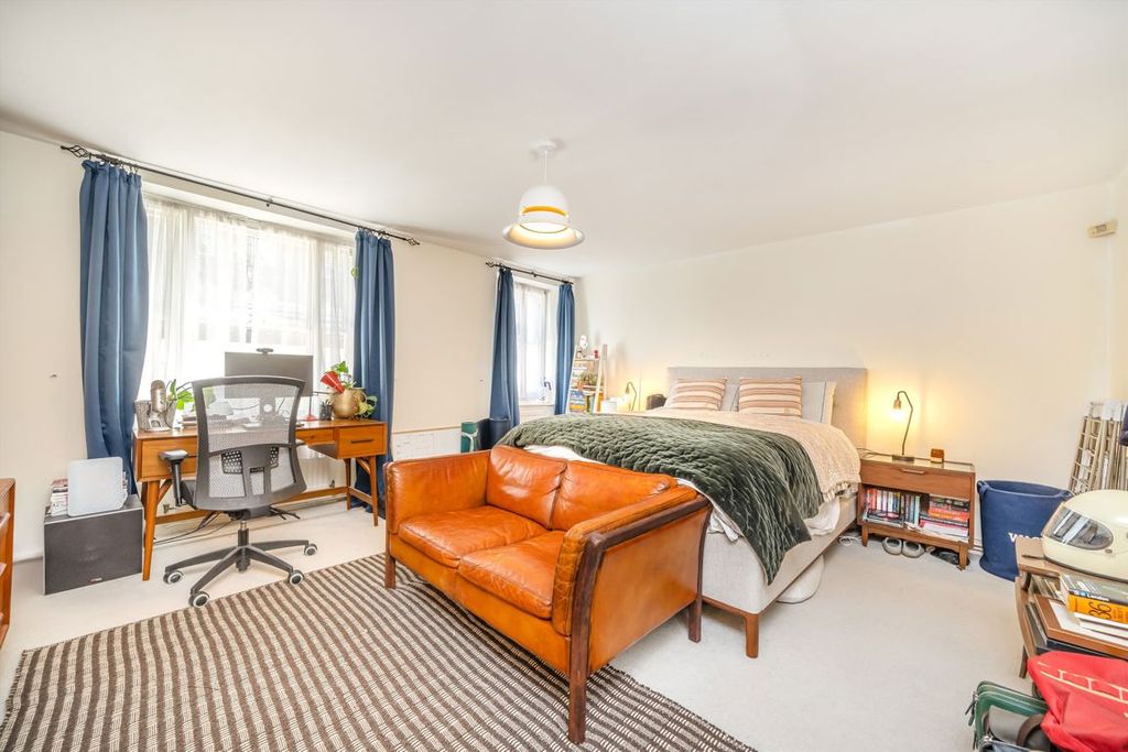 Property photo 3 of 9