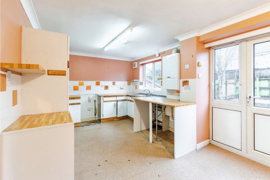 Property photo 3 of 11