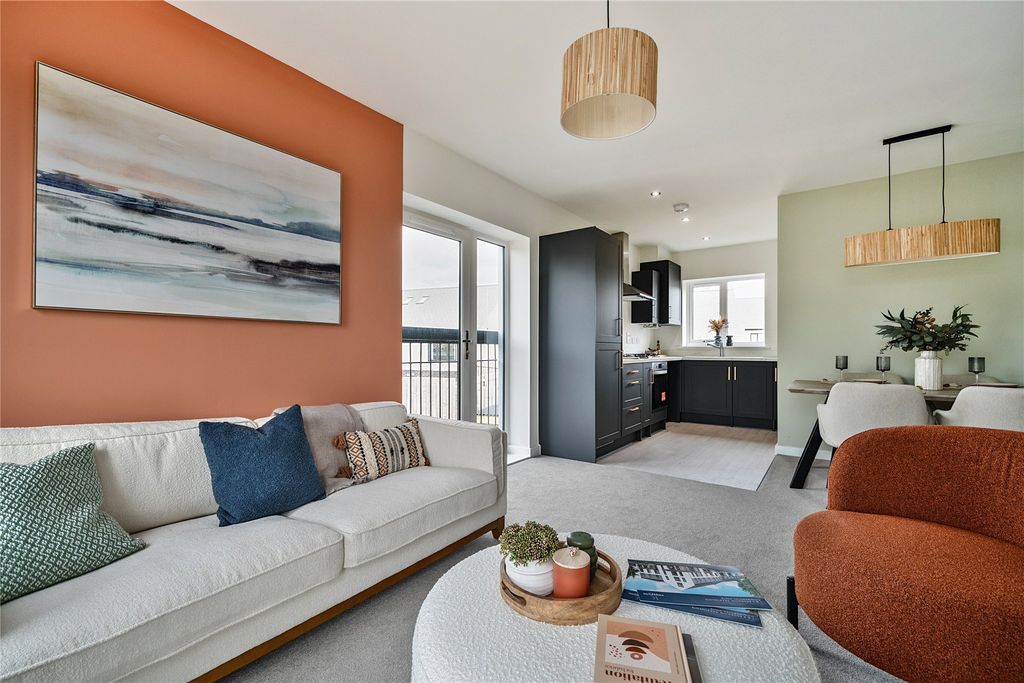 Property photo 2 of 8 Show Home