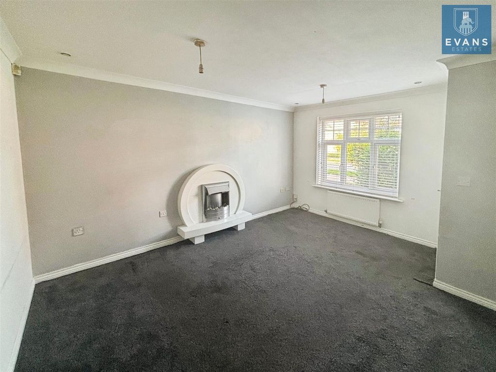 Property photo 3 of 13 Living Room